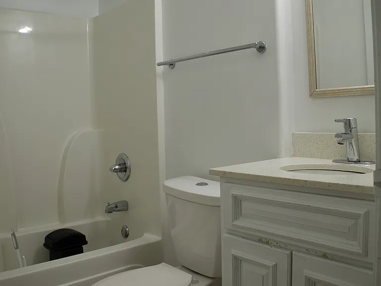College Center Apartments — Photo 93