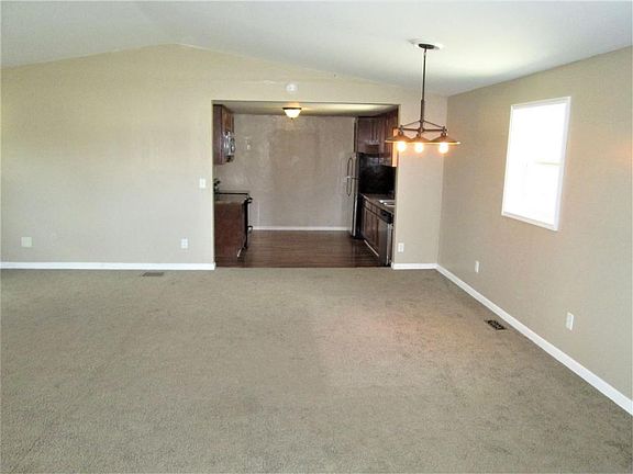 3rd image of 53976 Norwood Dr