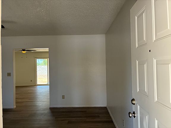 4th image of 3672 W Oakland St