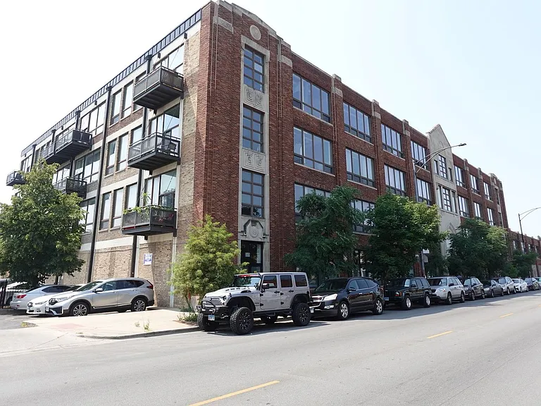 4131 W Belmont Ave #201 — Photo 31