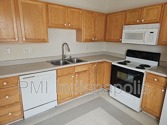 3rd image of 1815 Winfield Park Dr