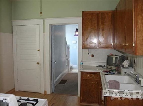 4th image of 1211 W Gilbert Ave