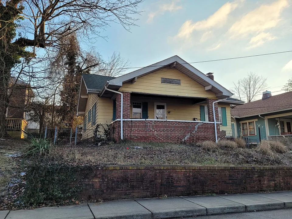 318 E Smith Ave