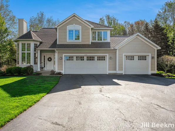 1350 Spinnaker Ct, Holland, MI 49424