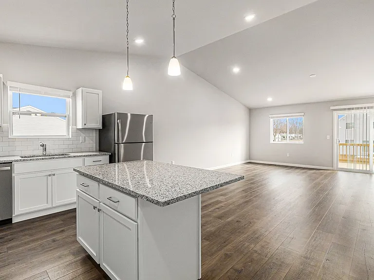 973 Vertex Cir — Photo 5