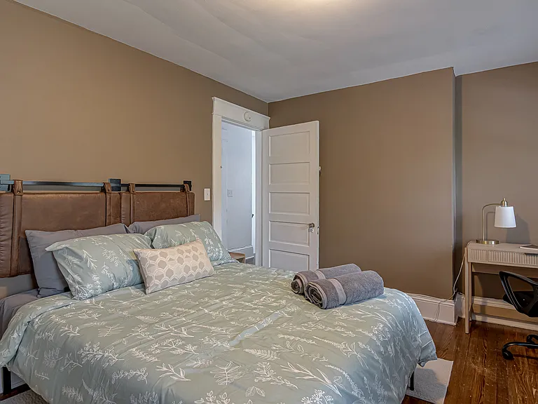 1504 W Friendly Ave #B — Photo 15
