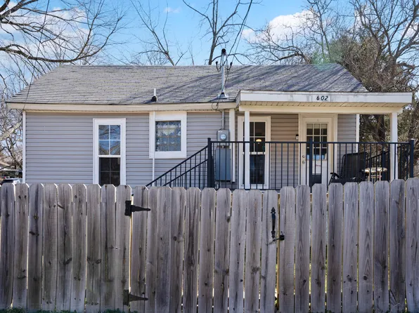 602 S 7th Avenue, Ozark, MO 65721