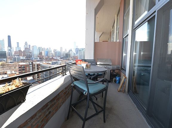 5th image of 900 N Kingsbury St APT 960