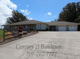 1695 Eastman Ln, Petaluma, CA 94952