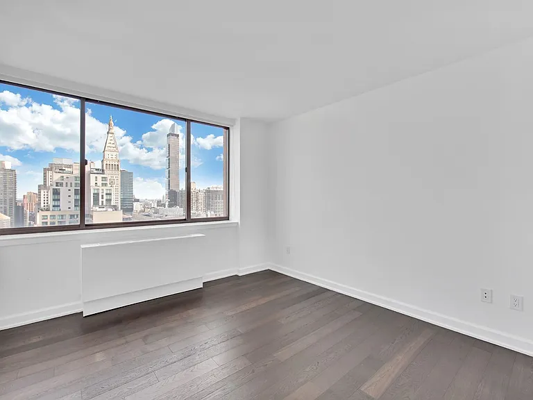 77 W 24th St #24F — Photo 4