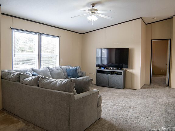 4th image of 1457 Willow Dr