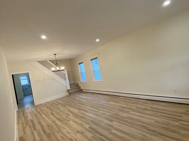 129 Beech St — Photo 10