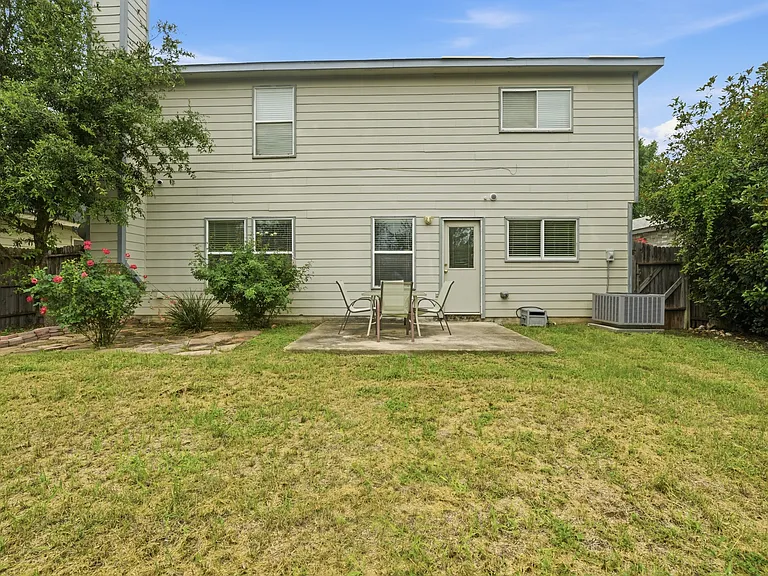 20526 Blue Trinity — Photo 22