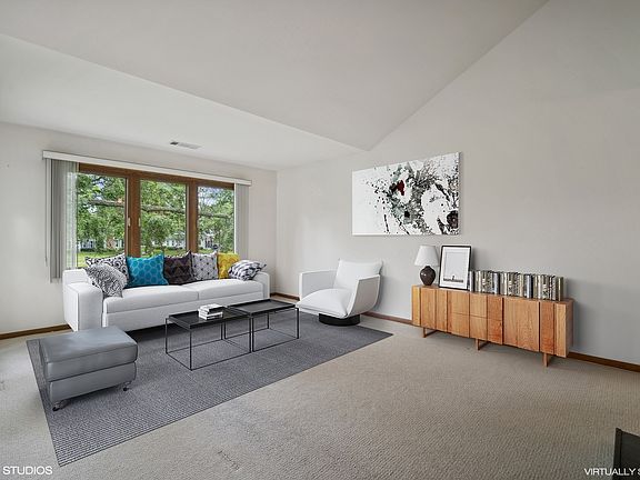 5th image of 614 Thistle Ln #614