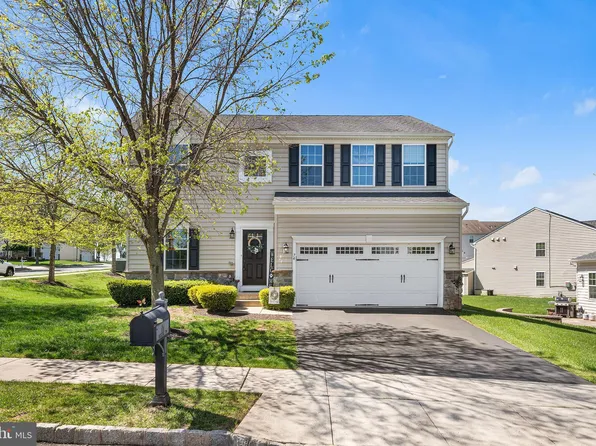 74 Plymouth Dr, Royersford, PA 19468
