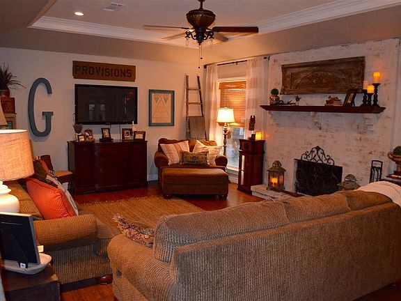 4th image of 105 Timbercreek Ln