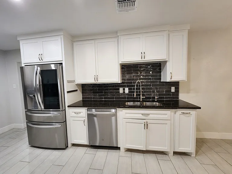 3300 Durant Dr — Photo 15