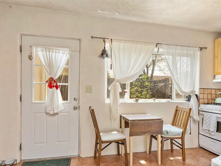 613 Salazar St #C — Photo 3