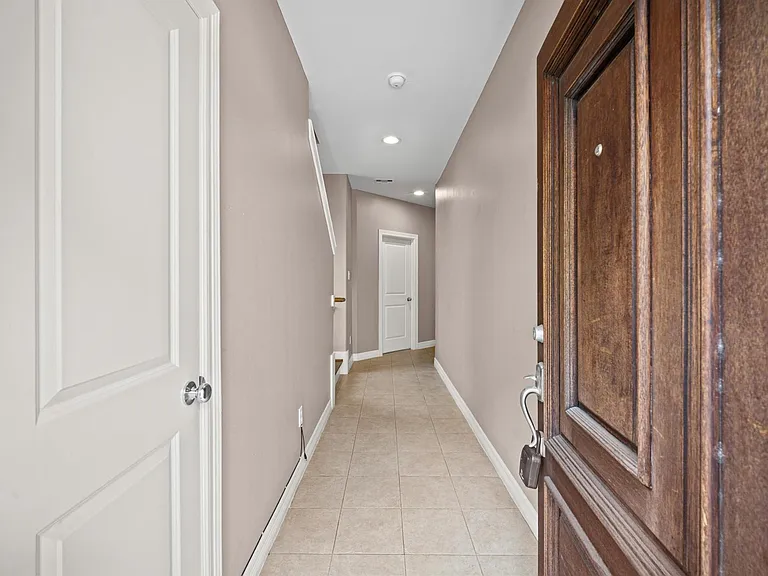 3840 Center St — Photo 3