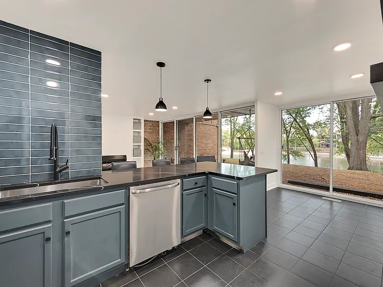 6023 Forest View Rd #1E — Photo 11