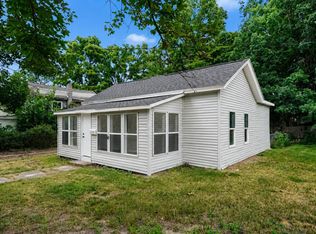 112 S Irving St, Greenville, MI 48838