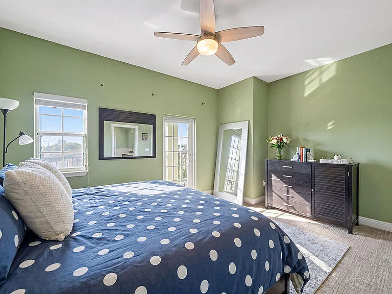 261 SW 6th Pl — Photo 14