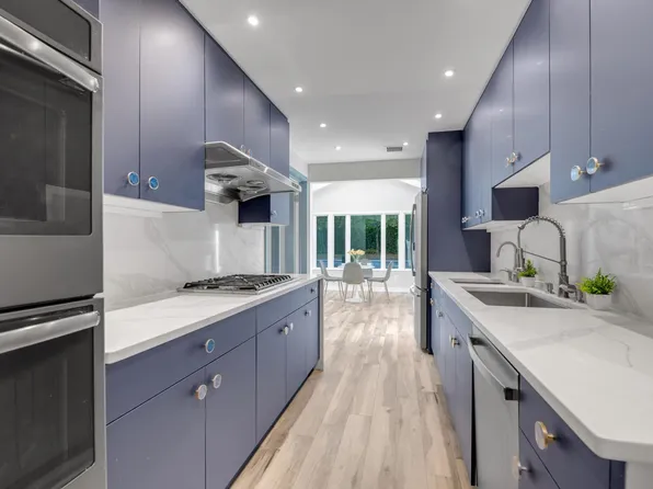 219-44 Peck Avenue image 9 of 32