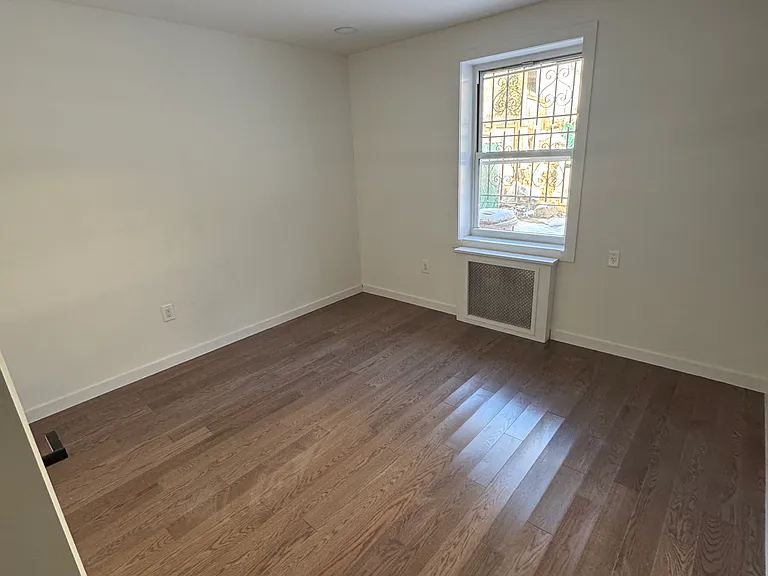 2116 Paulding Ave #1 — Photo 1