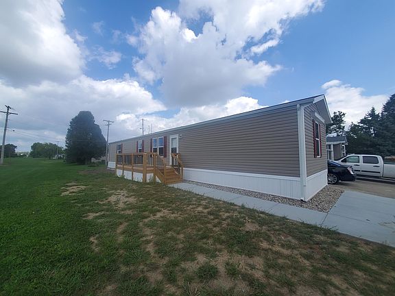 Exterior Image-2-Clayton - Wakarusa Redbud Estates