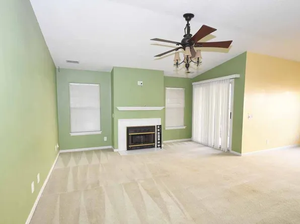 2820 F Mulberry Ln, Greenville, NC 27858