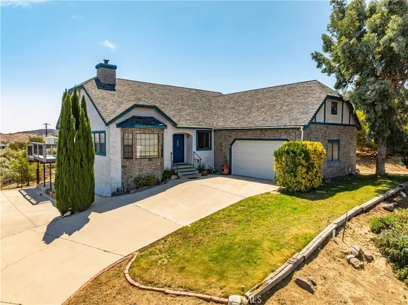 14747 Flintstone Dr, Lake Hughes, CA 93532