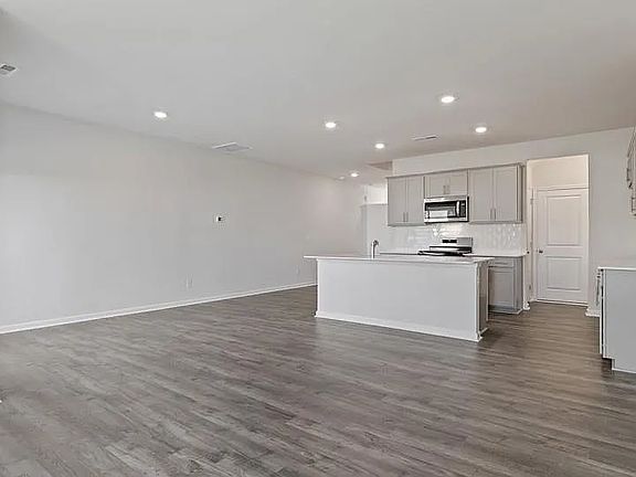 3rd image of 1447 Amberview Ln #1447