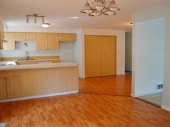 5th image of 1723 193rd Ave SW