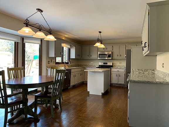 Kitchen & Dinette