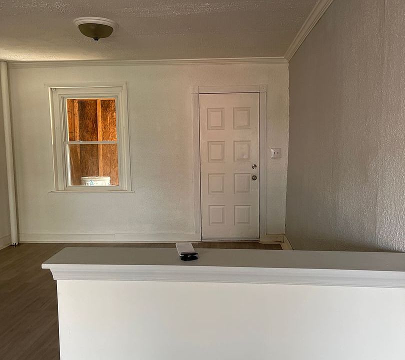2nd image of 267 S 4th St