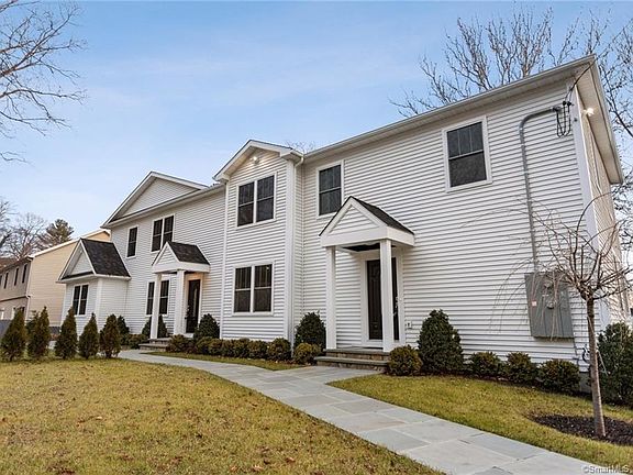 2nd image of 20 Lower Rocks Ln