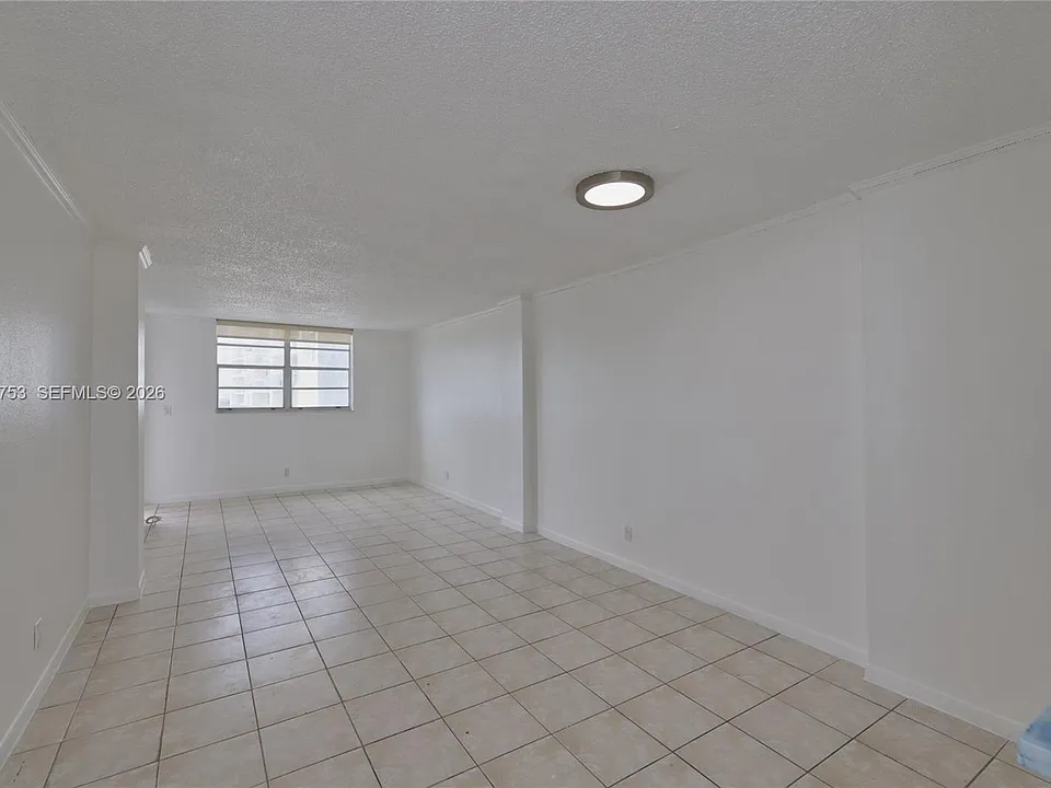 2903 N Miami Beach Blvd #806