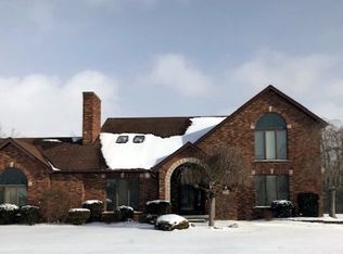 2832 Thornwoods Dr, Wheatfield, NY 14304