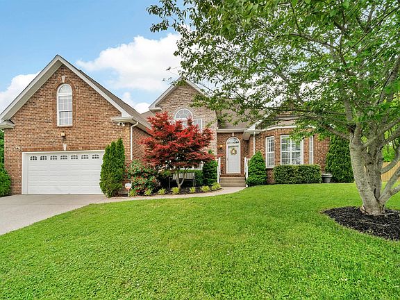 3rd image of 218 Landons Cir