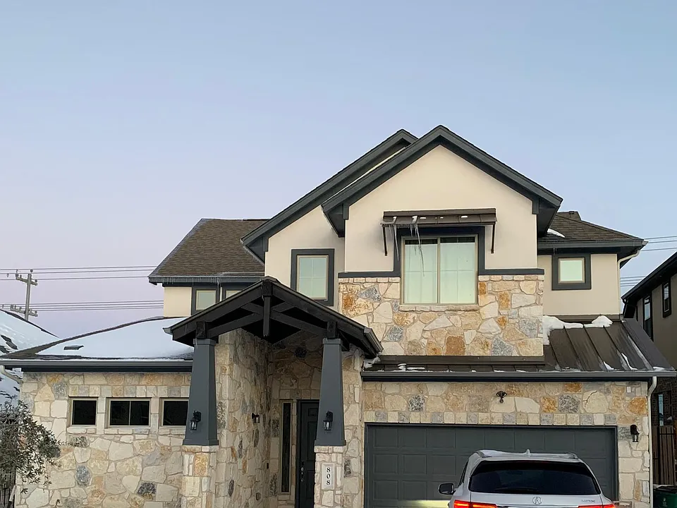 808 Clearwell St