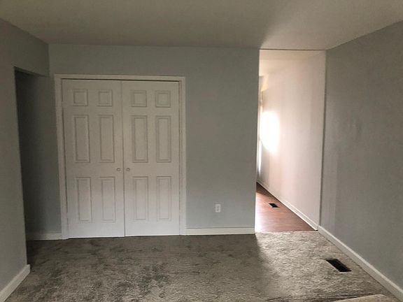 2nd image of 4068 Agnes Ave