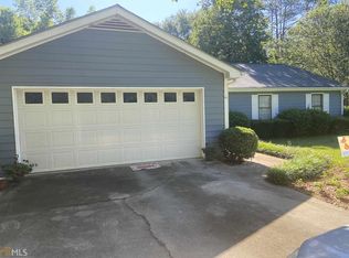 10 Oakbrook Ct, Covington, GA 30016