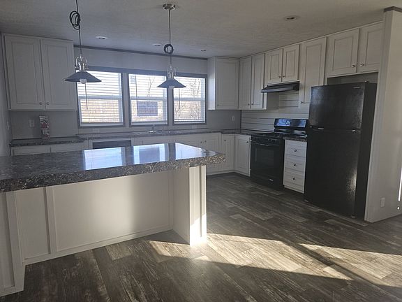4th image of 11828 N College Ave
