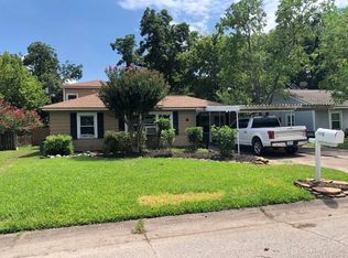 1112 Southampton Rd, Angleton, TX 77515