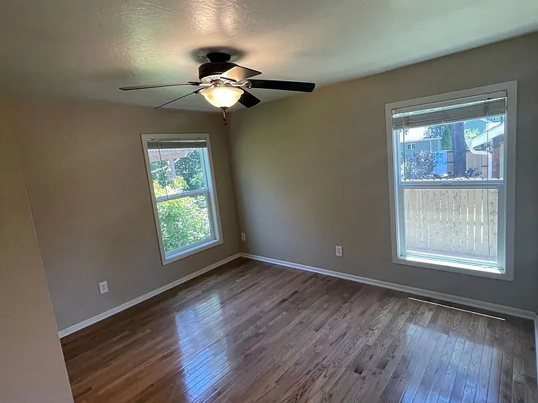 1318 Salem St — Photo 8