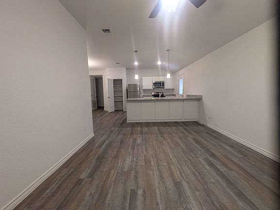 3rd image of 230 Dolphin Dr #B
