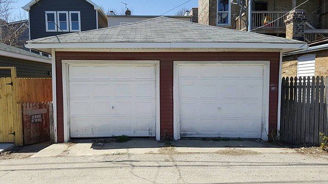 2nd image of 3857 N St Louis Ave