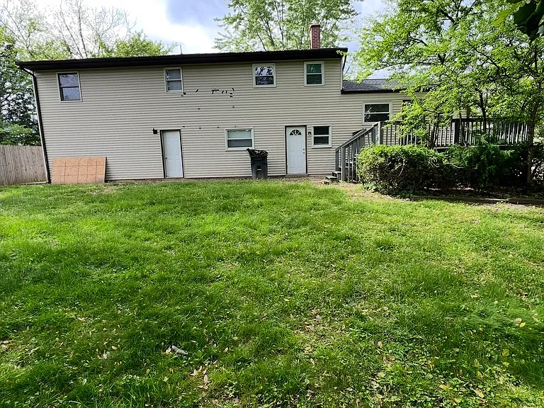 4 Bittersweet Rd — Photo 2