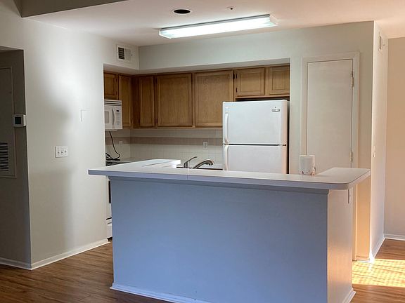 5th image of 474 S Pin Oak Pl