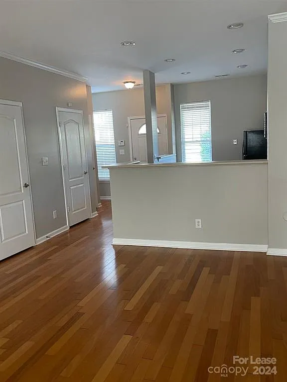 2 bed, 2.5 bath, 1319 sqft, $1,945 — Photo 4